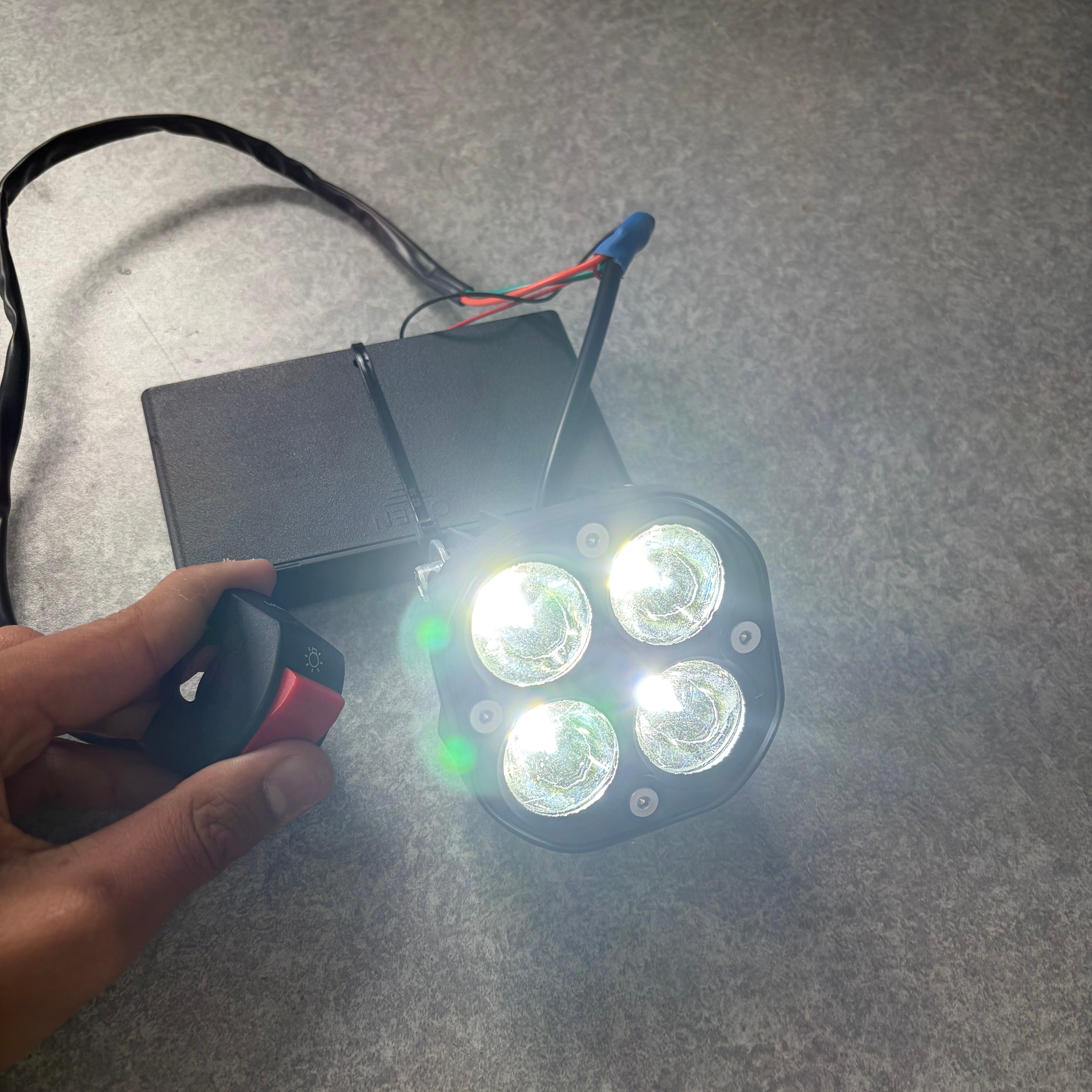 PX- Ultra Bee Baja Squadron Light (AA)￼￼