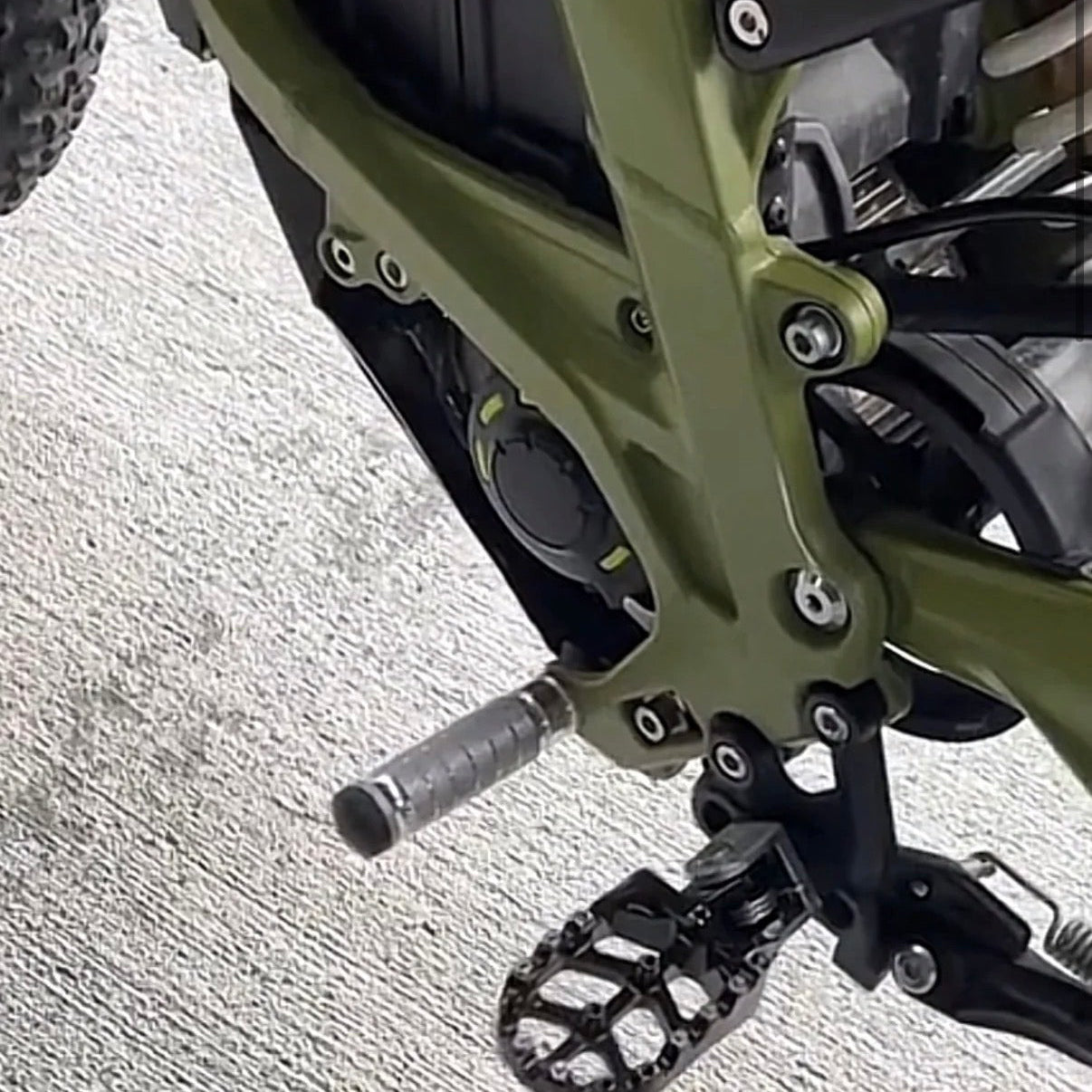 Surron Footlock
