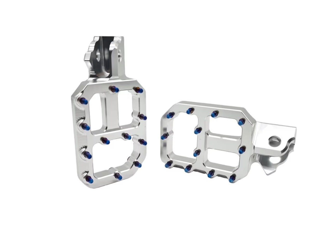 Titanium Wide Foot Pegs ￼
