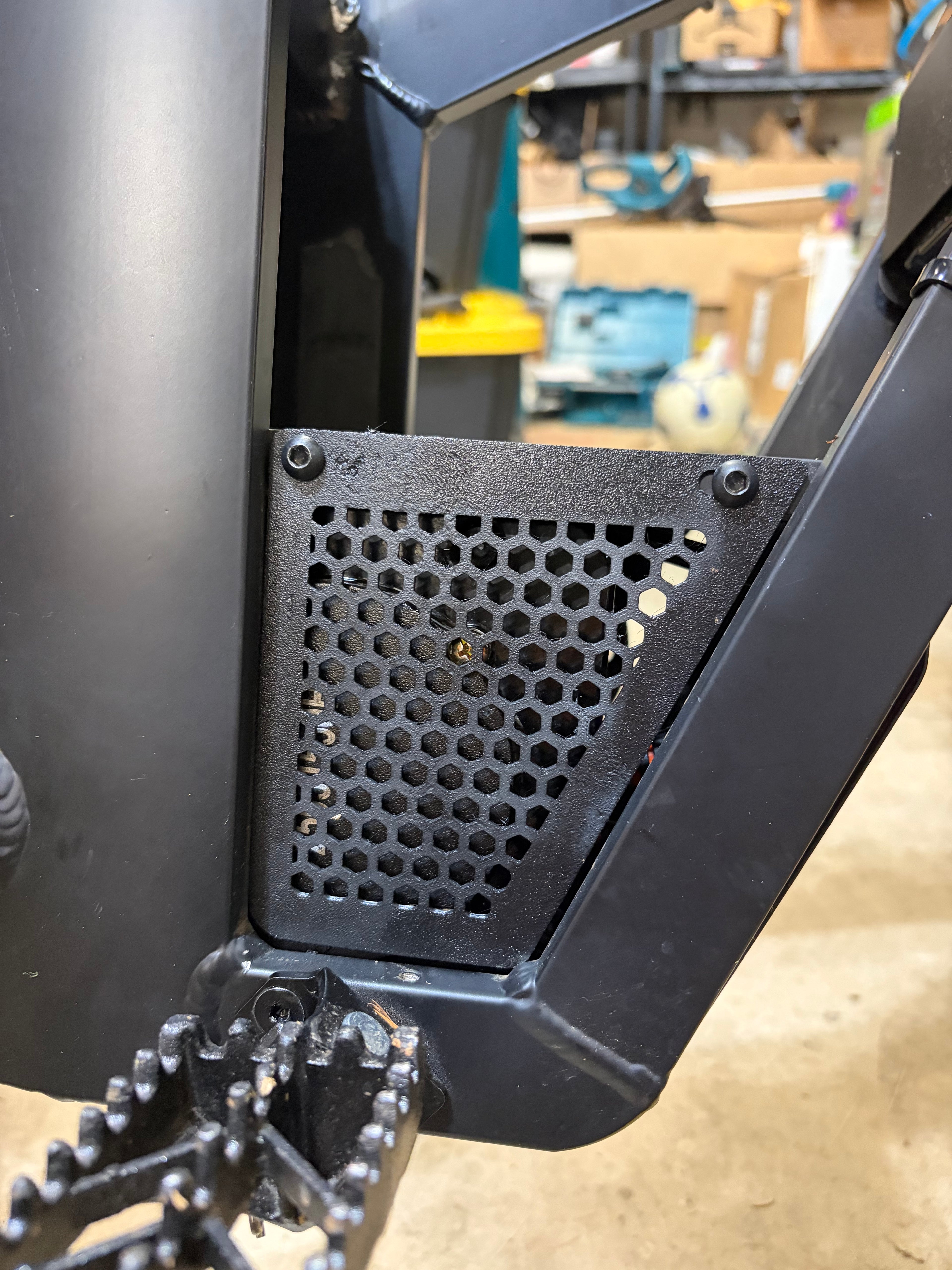 Tuttio Motor Cover Hexagon